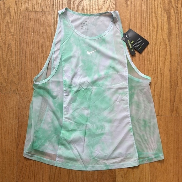 🆕 NIKE Icon Clash City Sleek Running Tank SIZE MEDIUM - Picture 8 of 13